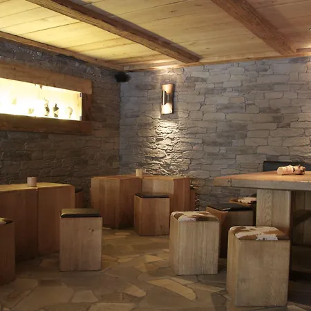 瓦利斯尔坎尼酒店 酒店