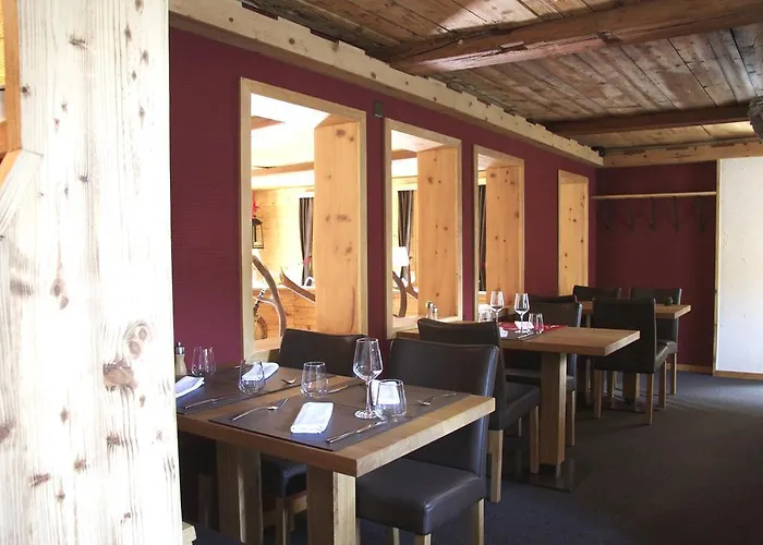 瓦利斯尔坎尼酒店 3*